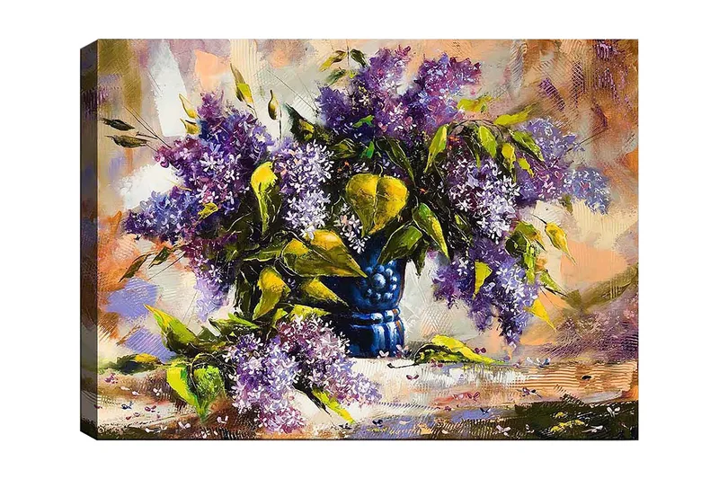 Canvas taulu 70x100 cm - Kaunis violettien kukkien kimppu sinisessä maljakossa, Violetti / Vihreä / Sininen
