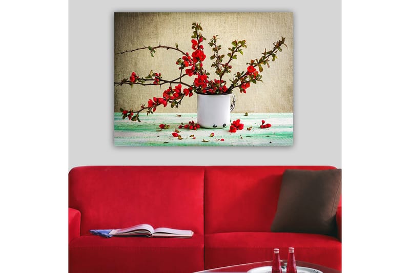 Canvas taulu 70x100 cm - Kaunis punaisten kukkien kimppu valkoisessa kupissa - Punainen / Vihreä / Valkoinen - Sisustustuotteet - Taulu & taide - Canvas-taulu