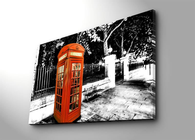 Canvas taulu 70x100 cm - Klassinen punainen puhelinkoppi mustavalkoisessa kaupunkikuvassa, Punainen / Musta / Valkoinen