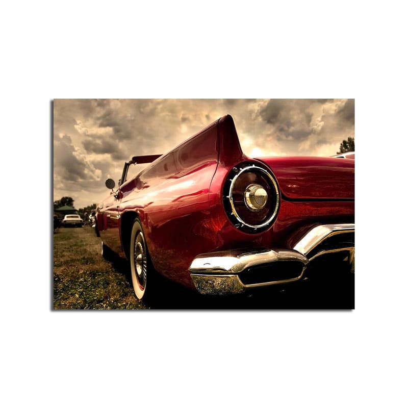 Canvas taulu 70x100 cm - Klassinen punainen auto elegantilla perällä ja kromiyksityiskohdilla - Punainen / Kromi (hopea) - Sisustustuotteet - Taulu & taide - Canvas-taulu