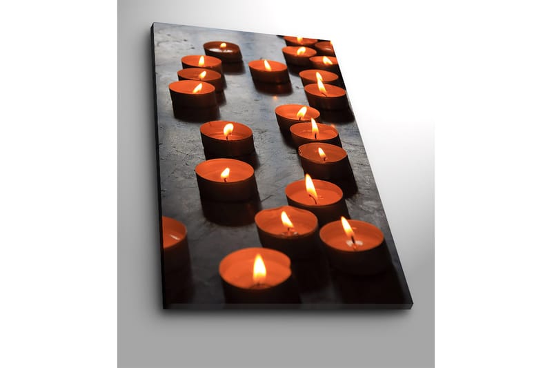 Canvas taulu 70x100 cm - Kokoelma sytytettyjä teekynttilöitä, jotka luovat lämpimän ja kutsuvan tunnelman - Oranssi / Musta - Sisustustuotteet - Taulu & taide - Canvas-taulu