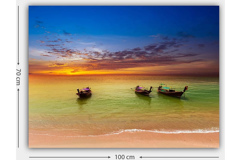 Canvas taulu 70x100 cm - Kolme perinteistä venettä rannalla värikkään auringonlaskun aikaan - Sininen / Oranssi / Vihreä - Sisustustuotteet - Taulu & taide - Canvas-taulu