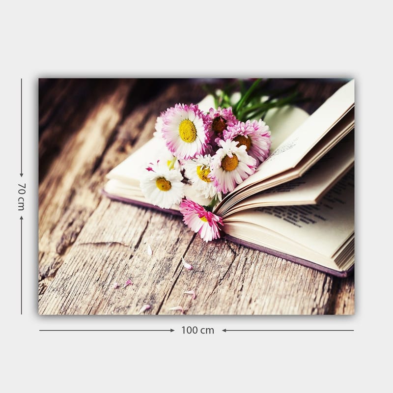Canvas taulu 70x100 cm - Kukkakimppu avoimen kirjan päällä - Valkoinen / Vaaleanpunainen / Keltainen - Sisustustuotteet - Taulu & taide - Canvas-taulu