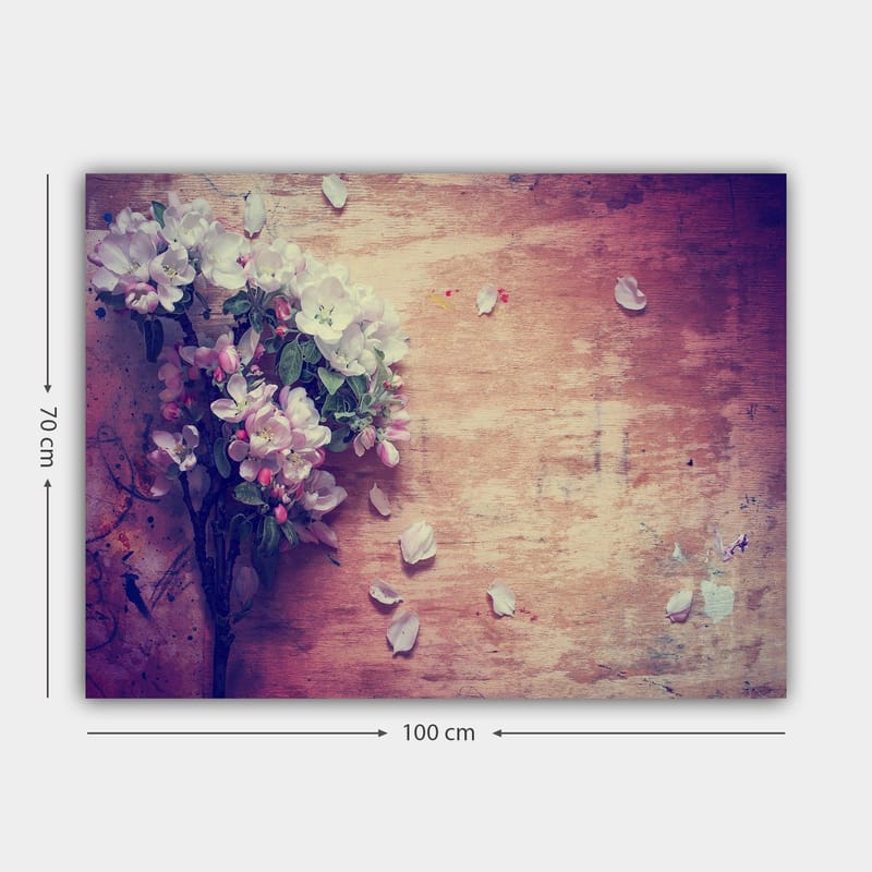 Canvas taulu 70x100 cm - Kukkakimppu valkoisilla ja vaaleanpunaisilla terälehdillä puupinnalla - Valkoinen / Vaaleanpunainen / Vihreä - Sisustustuotteet - Taulu & taide - Canvas-taulu