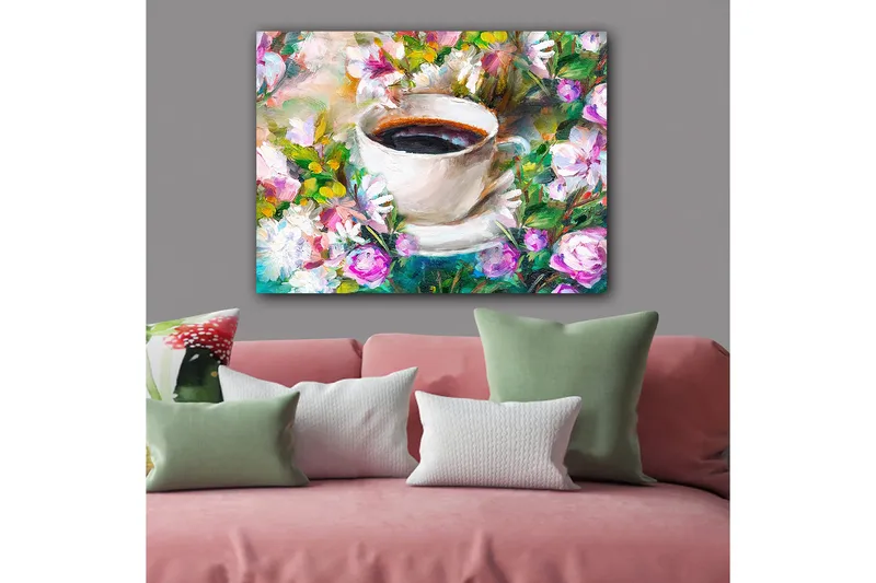 Canvas taulu 70x100 cm - Kuppi kahvia värikkäiden kukkien ympäröimänä - Valkoinen / Vihreä / Vaaleanpunainen - Sisustustuotteet - Taulu & taide - Canvas-taulu