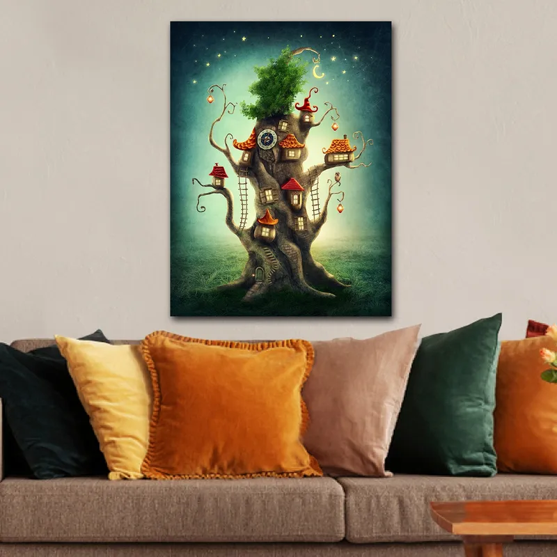 Canvas taulu 70x100 cm - Mielikuvituksellinen puutaulu pienillä taloilla ja rehevällä kruunulla - Ruskea / Vihreä / Punainen - Sisustustuotteet - Taulu & taide - Canvas-taulu