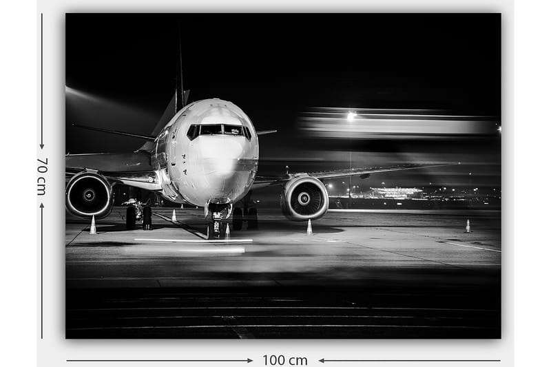 Canvas taulu 70x100 cm - Mustavalkoinen kuva lentokoneesta lentokentällä yöllä - Musta / Valkoinen / Harmaa - Sisustustuotteet - Taulu & taide - Canvas-taulu