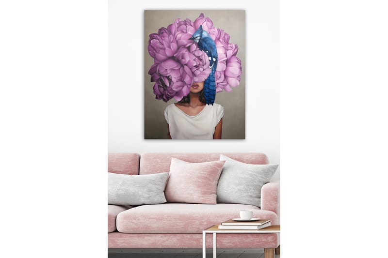 Canvas taulu 70x100 cm - Nainen, jolla on suurien, violettien kukkien pää ja sininen lintu istumassa kukkien päällä - Violetti / Sininen - Sisustustuotteet - Taulu & taide - Canvas-taulu