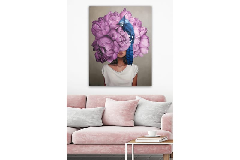 Canvas taulu 70x100 cm - Nainen, jolla on suurien, violettien kukkien pää ja sininen lintu istumassa kukkien päällä - Violetti / Sininen - Sisustustuotteet - Taulu & taide - Canvas-taulu