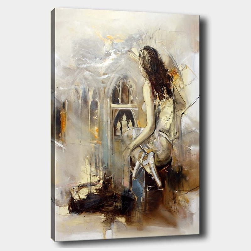 Canvas taulu 70x100 cm - Nainen istuu penkillä ja katsoo kohti goottilaista arkkitehtuuria, Beige / Ruskea / Kulta
