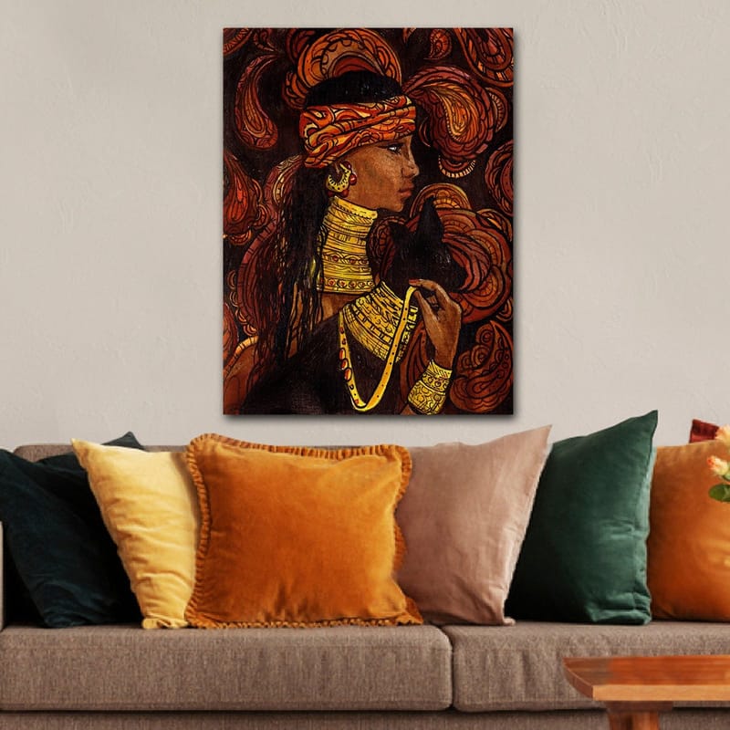 Canvas taulu 70x100 cm - Nainen mustan eläimen kanssa, lämpimien väristen keinuvien kuvioiden ympäröimänä - Punainen / Oranssi / Musta - Sisustustuotteet - Taulu & taide - Canvas-taulu