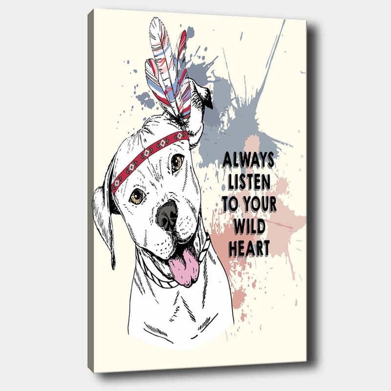 Canvas taulu 70x100 cm - Onnellinen koira, jolla on höyheniä ja pään ympärillä nauha, joka rohkaisee kuuntelemaan villiä sydäntäsi, Valkoinen / Punainen / Sininen