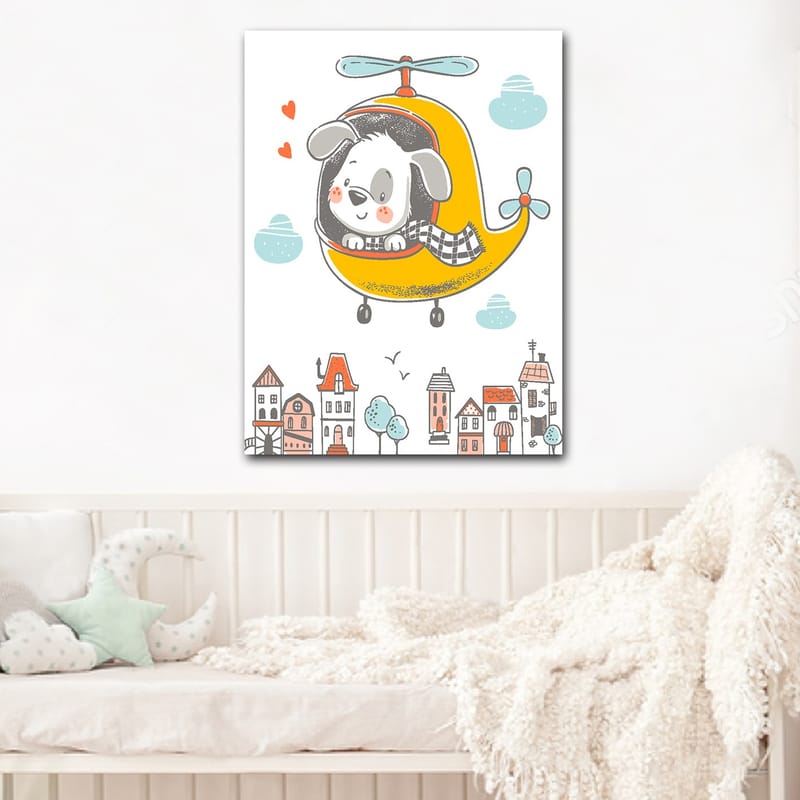 Canvas taulu 70x100 cm - Onnellinen koira lentää keltaisella helikopterilla värikkäiden talojen ympäröimän kaupungin yllä - Keltainen / Harmaa / Sininen - Sisustustuotteet - Taulu & taide - Canvas-taulu