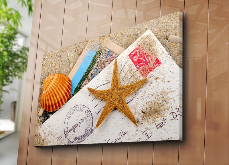 Canvas taulu 70x100 cm - Rantateemainen sommitelma, jossa on meritähtiä ja simpukoita postikortissa - Oranssi / Beige / Valkoinen - Sisustustuotteet - Taulu & taide - Canvas-taulu