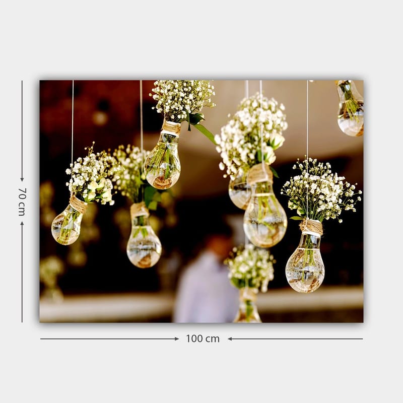 Canvas taulu 70x100 cm - Roikkuvat kukkalamput luovat romanttisen ja luovan tunnelman - Vihreä / Valkoinen / Ruskea - Sisustustuotteet - Taulu & taide - Canvas-taulu