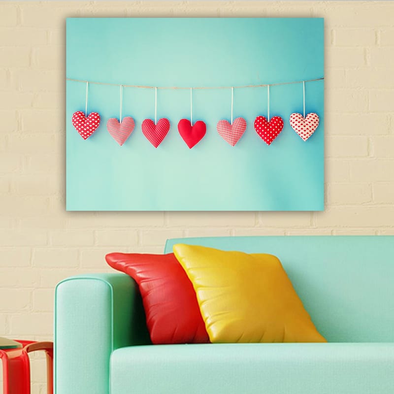 Canvas taulu 70x100 cm - Roikkuvia sydämiä eri kuvioissa ja punaisen sävyissä - Punainen / Vaaleansininen / Valkoinen - Sisustustuotteet - Taulu & taide - Canvas-taulu