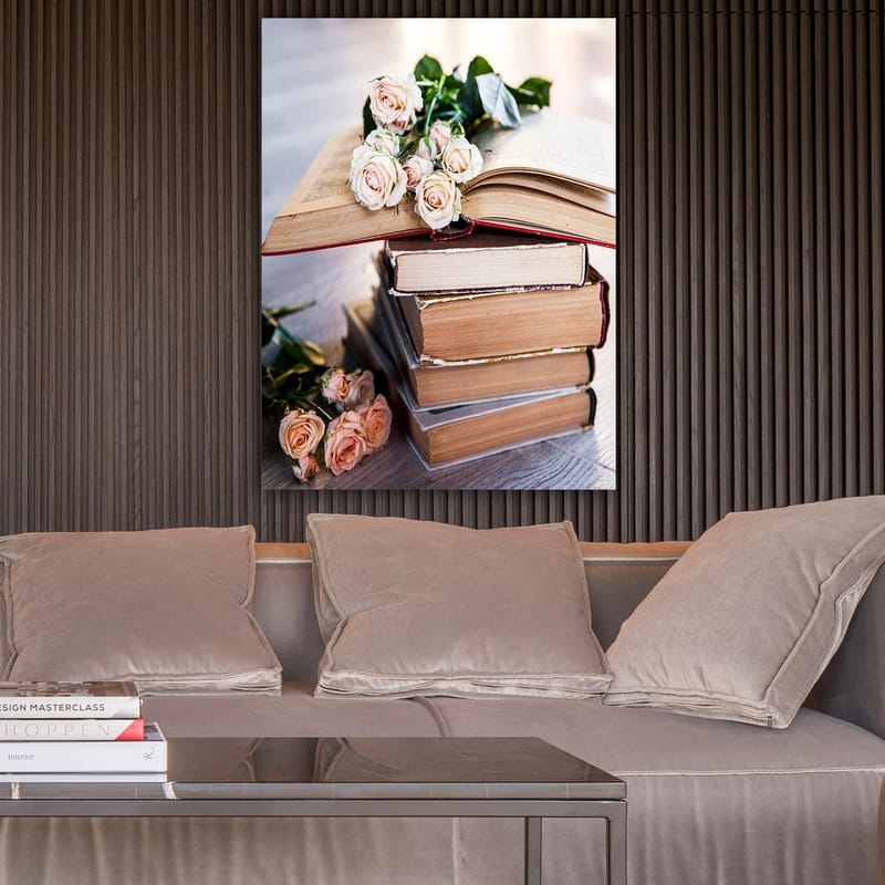 Canvas taulu 70x100 cm - Ruusukimppu kirjapinon päällä - Vaaleanpunainen / Beige / Ruskea - Sisustustuotteet - Taulu & taide - Canvas-taulu