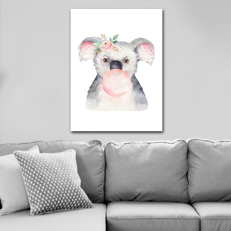 Canvas taulu 70x100 cm - Söpö koala puhaltaa purukumia ja kukka korvassaan - Harmaa / Vaaleanpunainen / Vihreä - Sisustustuotteet - Taulu & taide - Canvas-taulu