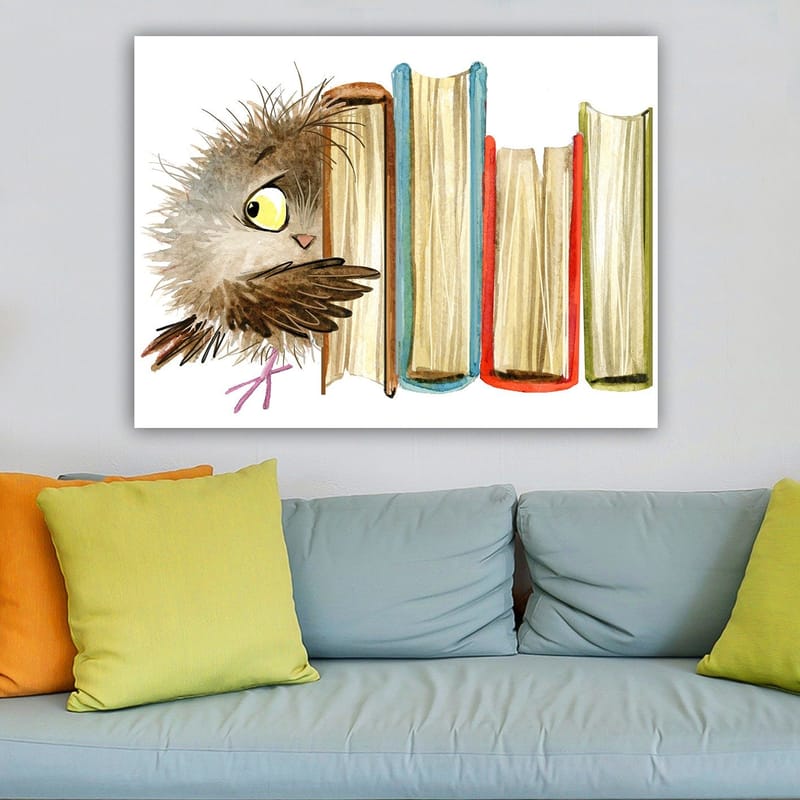 Canvas taulu 70x100 cm - Söpö pöllö kurkistaa kirjojen takaa - Ruskea / Keltainen / Punainen - Sisustustuotteet - Taulu & taide - Canvas-taulu
