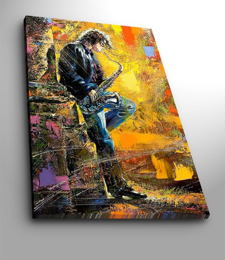 Canvas taulu 70x100 cm - Saksofonisti soittaa intohimoisesti värikkäässä ympäristössä, Keltainen / Sininen / Musta