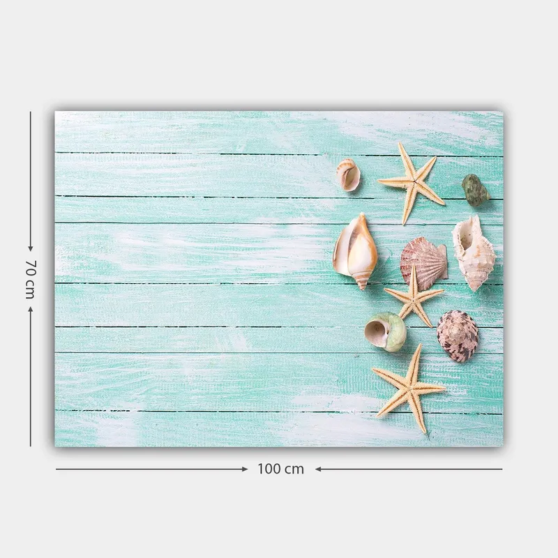 Canvas taulu 70x100 cm - Simpukankuoria ja meritähtiä vaaleansinisellä puupinnalla - Vaaleansininen / Beige / Vihreä - Sisustustuotteet - Taulu & taide - Canvas-taulu