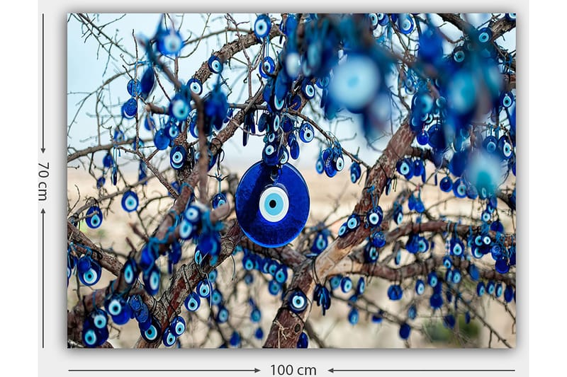 Canvas taulu 70x100 cm - Sinisilmäamuleteilla koristeltu puu, joka symboloi suojelua ja onnea - Tummansininen / Vaaleansininen / Valkoinen - Sisustustuotteet - Taulu & taide - Canvas-taulu