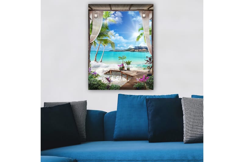Canvas taulu 70x100 cm - Trooppinen rantanäkymä palmujen, kirkkaan veden ja kukkien kera rentouttavassa ympäristössä, Turkoosi / Vihreä / Violetti