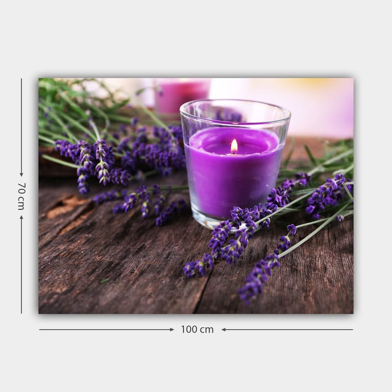 Canvas taulu 70x100 cm - Tuoksuva laventelin kukka ja violetti tuoksukynttilä lasissa - Violetti / Vihreä / Ruskea - Sisustustuotteet - Taulu & taide - Canvas-taulu