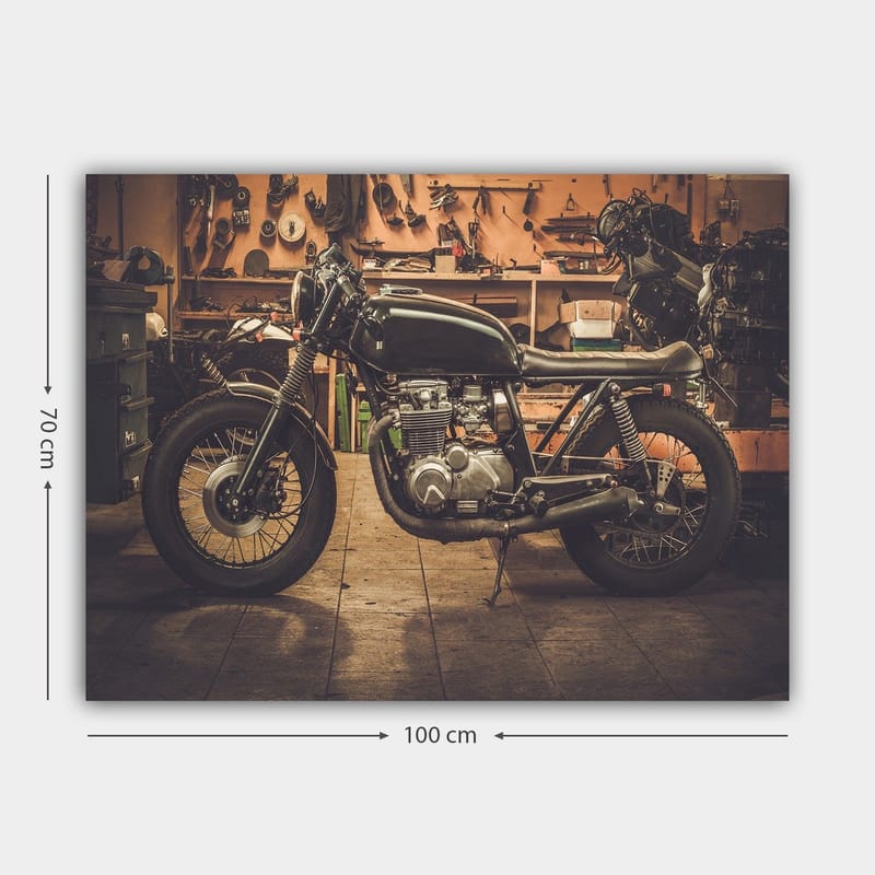 Canvas taulu 70x100 cm - Tyylikäs moottoripyörä työpajaympäristössä - Musta / Harmaa / Hopea - Sisustustuotteet - Taulu & taide - Canvas-taulu