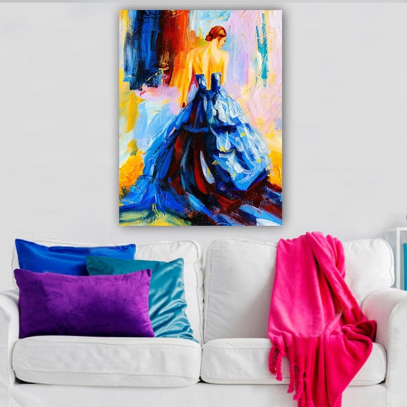 Canvas taulu 70x100 cm - Tyylikäs nainen kauniissa mekossa seisoo selkä katsojaan päin - Tummansininen / Punainen / Keltainen - Sisustustuotteet - Taulu & taide - Canvas-taulu