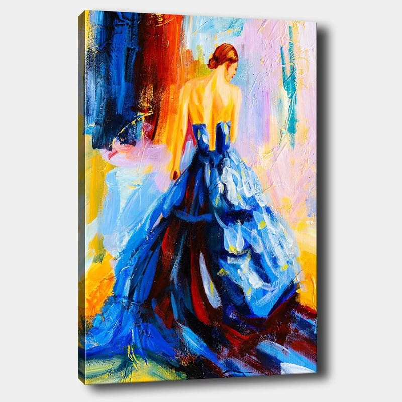Canvas taulu 70x100 cm - Tyylikäs nainen kauniissa mekossa seisoo selkä katsojaan päin, Tummansininen / Punainen / Keltainen
