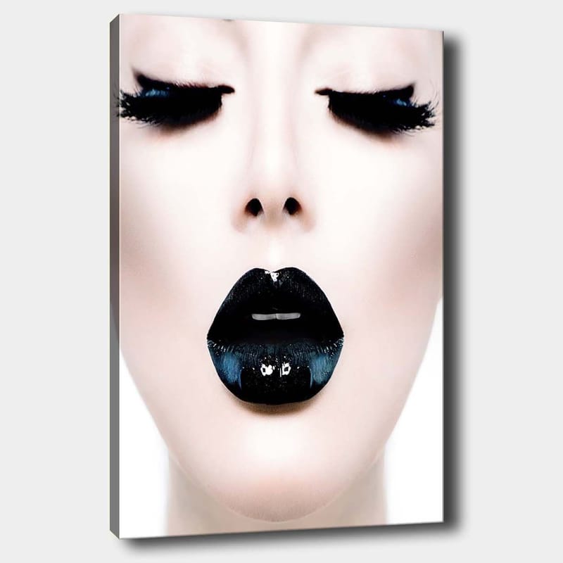 Canvas taulu 70x100 cm - Tyylitelty kasvokuva, jossa keskitytään mustalla huulipunalla ja dramaattisilla ripsillä varustettuun henkilöön, Musta / Valkoinen / Harmaa