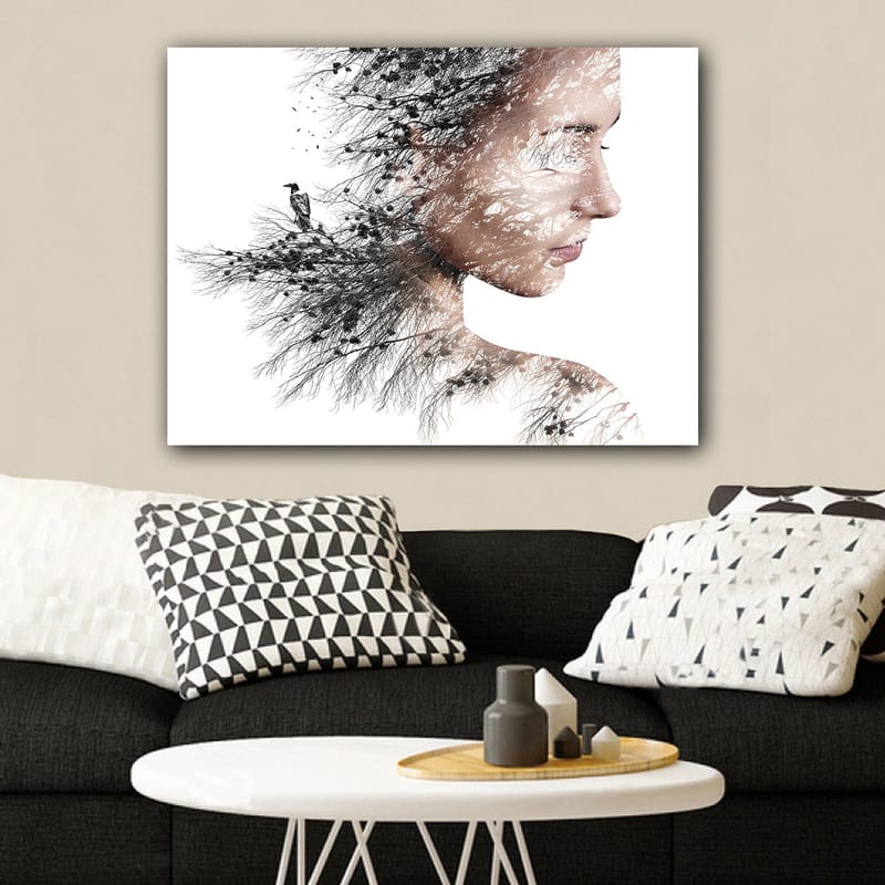 Canvas taulu 70x100 cm - Tyylitelty muotokuva naisesta, jonka siluetissa on puita ja lintuja - Musta / Harmaa / Ruskea - Sisustustuotteet - Taulu & taide - Canvas-taulu