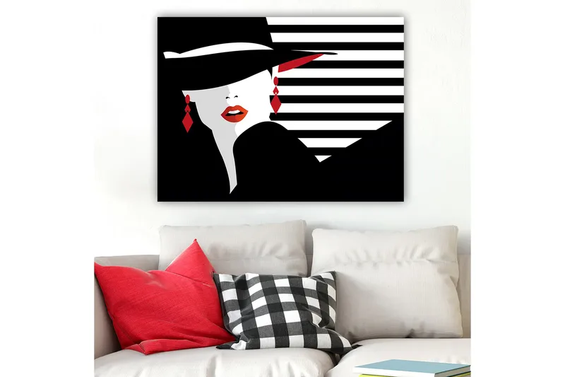 Canvas taulu 70x100 cm - Tyylitelty nainen hatussa ja punaisissa yksityiskohdissa, jotka korostavat hänen kasvojaan ja korujaan - Musta / Valkoinen / Punainen - Sisustustuotteet - Taulu & taide - Canvas-taulu