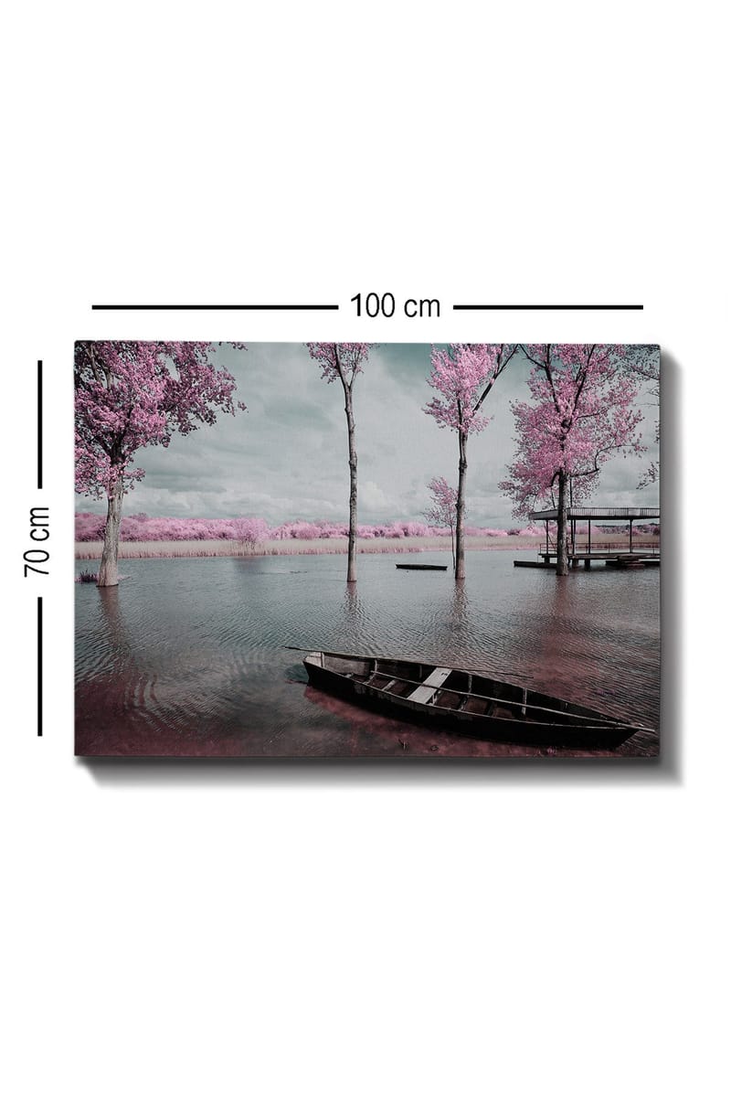 Canvas taulu 70x100 cm - Tyyni järvi ja vene, jota ympäröivät vaaleanpunaiset puut ja sumuinen taivas - Vaaleanpunainen / Harmaa / Musta - Sisustustuotteet - Taulu & taide - Canvas-taulu