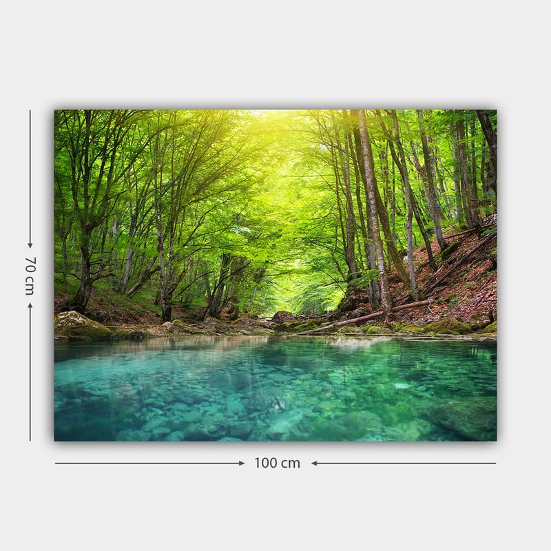 Canvas taulu 70x100 cm - Tyyni metsäjärvi, jota ympäröivät rehevät vihreät puut ja kallioiset rannat - Vihreä / Turkoosi - Sisustustuotteet - Taulu & taide - Canvas-taulu
