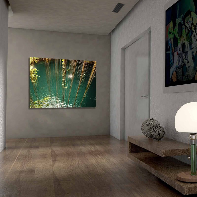 Canvas taulu 70x100 cm - Tyyni vesipinta, jota ympäröi roikkuva kasvillisuus ja luonnonelementit - Turkoosi / Vihreä / Ruskea - Sisustustuotteet - Taulu & taide - Canvas-taulu