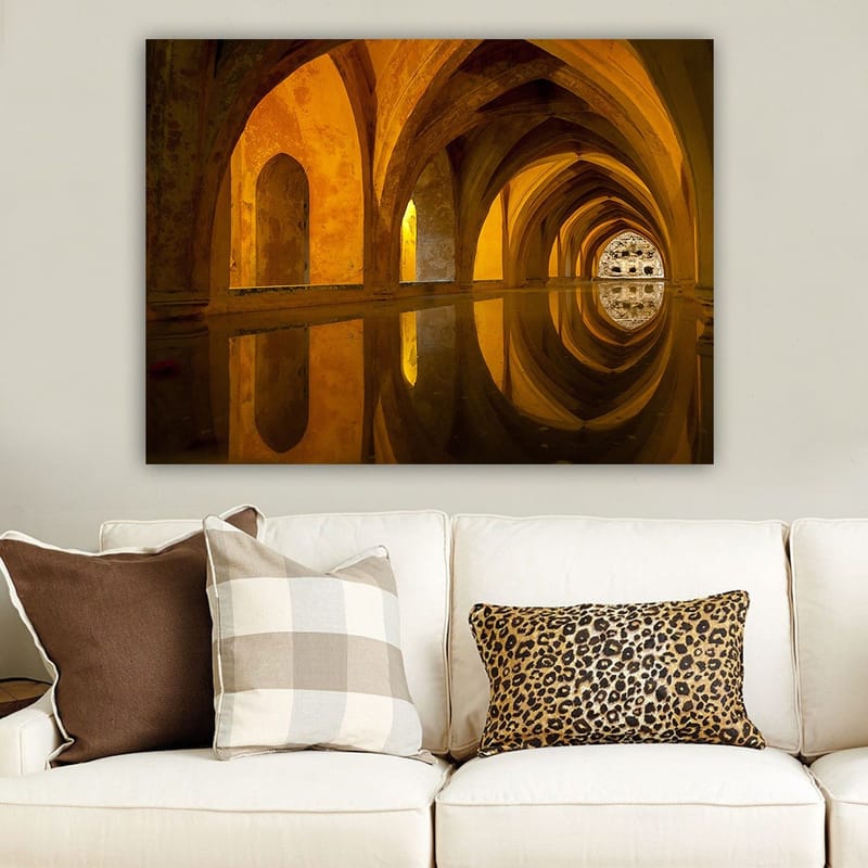 Canvas taulu 70x100 cm - Upea näkymä vanhasta arkkitehtuurista kaarien ja heijastuksien kera vedessä - Kulta / Ruskea / Beige - Sisustustuotteet - Taulu & taide - Canvas-taulu