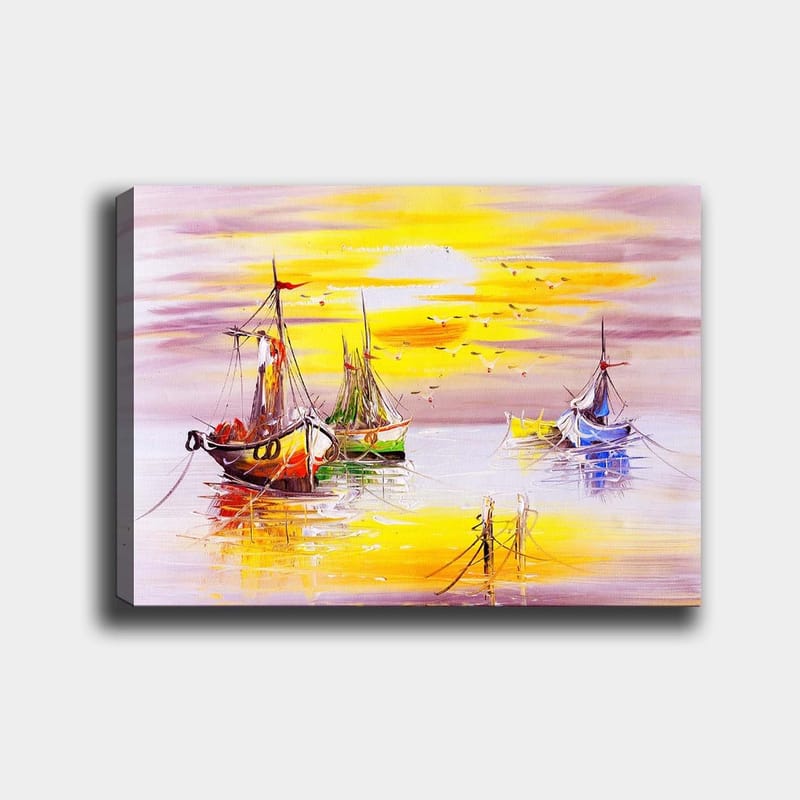 Canvas taulu 70x100 cm - Useita värikkäitä veneitä lojumassa paikallaan aurinkoisessa satamassa, Keltainen / Vihreä / Punainen
