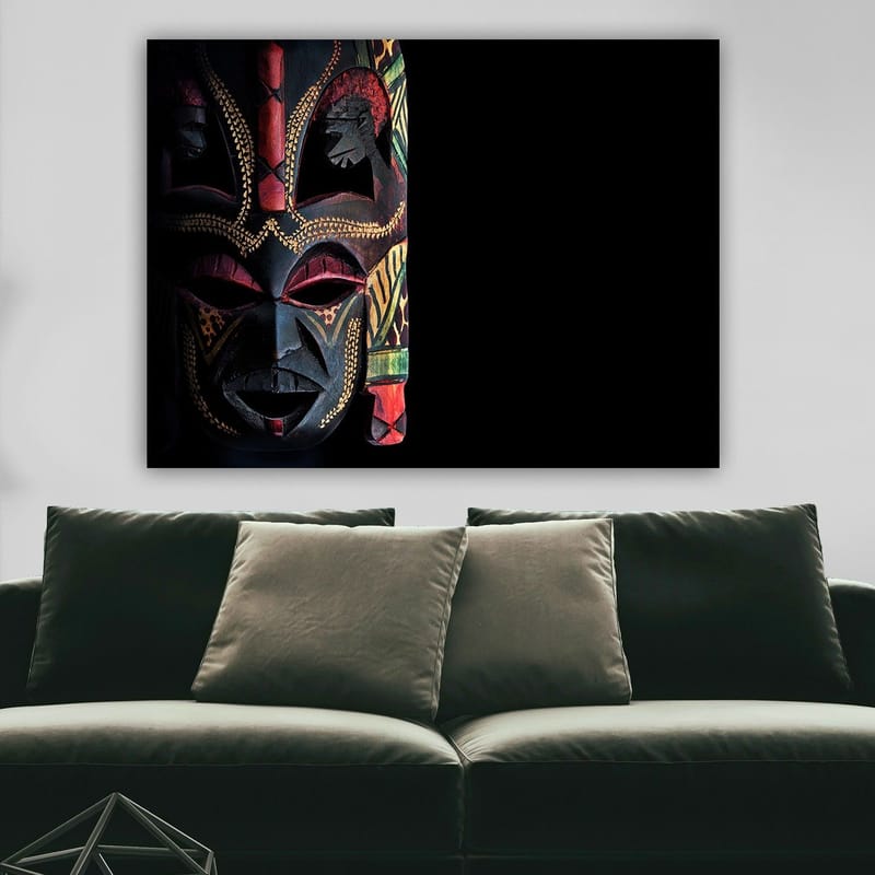 Canvas taulu 70x100 cm - Värikäs afrikkalainen naamio yksityiskohtaisilla kuvioilla ja ilmeikkäillä piirteillä - Musta / Punainen / Vihreä - Sisustustuotteet - Taulu & taide - Canvas-taulu