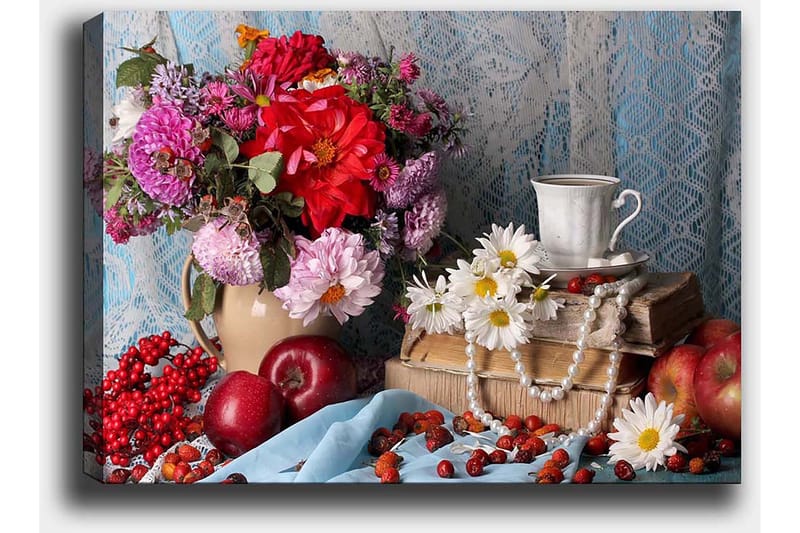 Canvas taulu 70x100 cm - Värikäs asetelma kukilla, hedelmillä ja kupilla kirjapinon päällä - Punainen / Vihreä / Violetti - Sisustustuotteet - Taulu & taide - Canvas-taulu