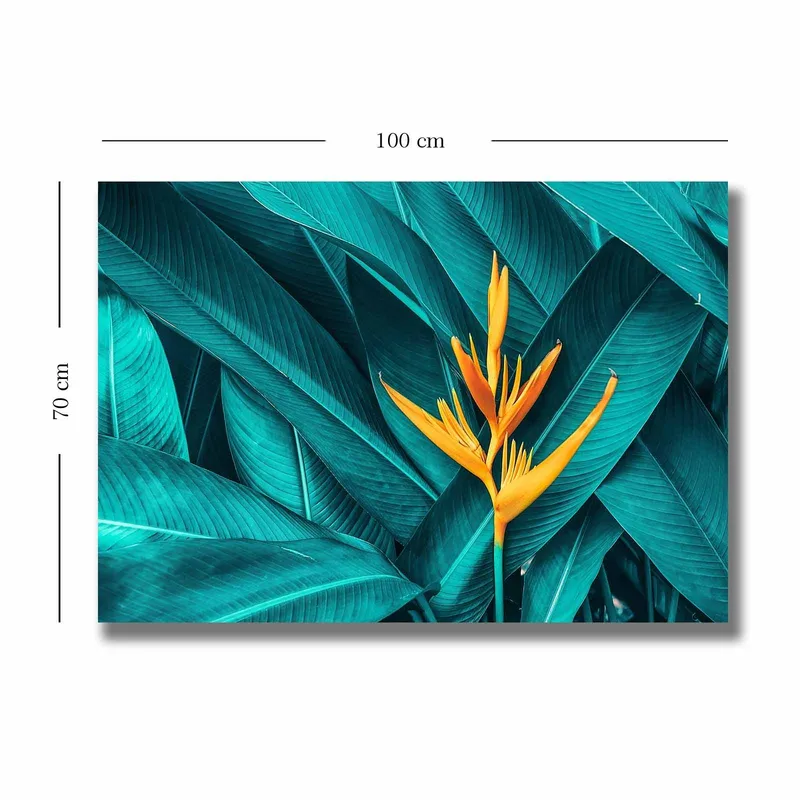 Canvas taulu 70x100 cm - Värikäs kukka suurten, vihreiden lehtien ympäröimänä - Turkoosi / Keltainen - Sisustustuotteet - Taulu & taide - Canvas-taulu