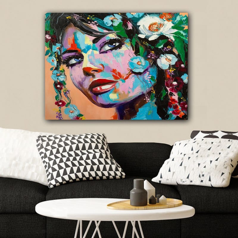 Canvas taulu 70x100 cm - Värikäs muotokuvamaalaus naisesta, jolla on kukkia hiuksissaan - Sininen / Punainen / Vihreä - Sisustustuotteet - Taulu & taide - Canvas-taulu