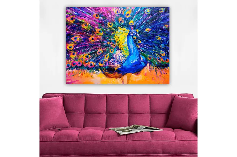 Canvas taulu 70x100 cm - Värikäs riikinkukko levitetyillä höyhenillä luo dramaattisen vaikutelman - Sininen / Violetti / Keltainen - Sisustustuotteet - Taulu & taide - Canvas-taulu