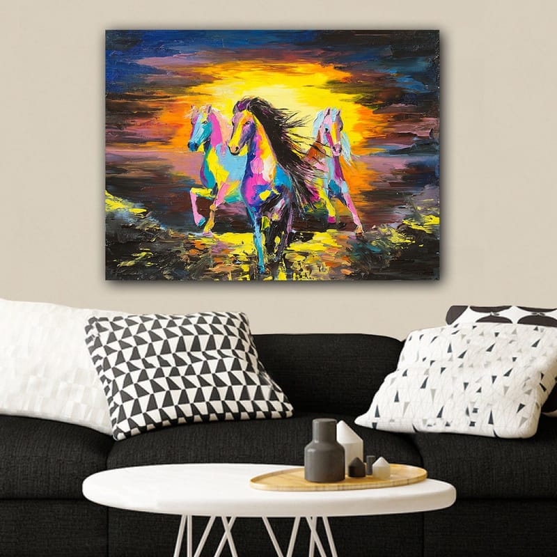 Canvas taulu 70x100 cm - Värikkäät hevoset laukkaamassa vaaleaa taustaa vasten - Vaaleanpunainen / Keltainen / Sininen - Sisustustuotteet - Taulu & taide - Canvas-taulu