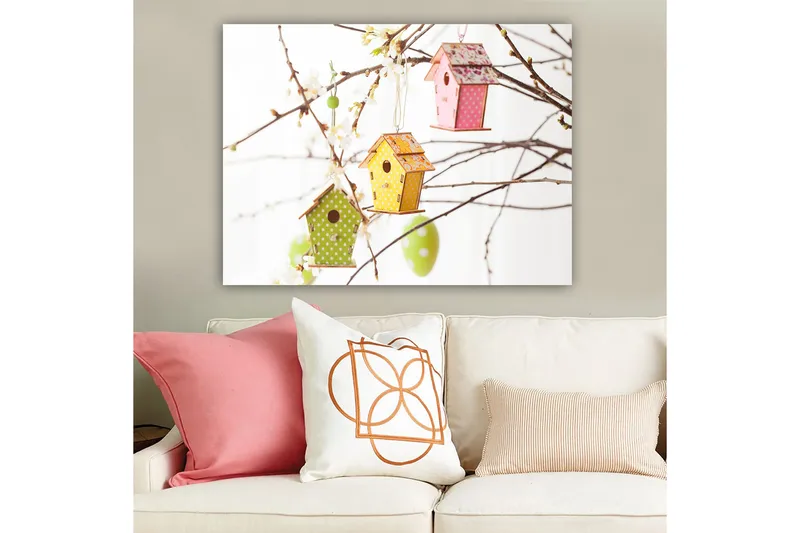 Canvas taulu 70x100 cm - Värikkäät linnunpöntöt oksilla kukkien kera, Vihreä / Keltainen / Vaaleanpunainen