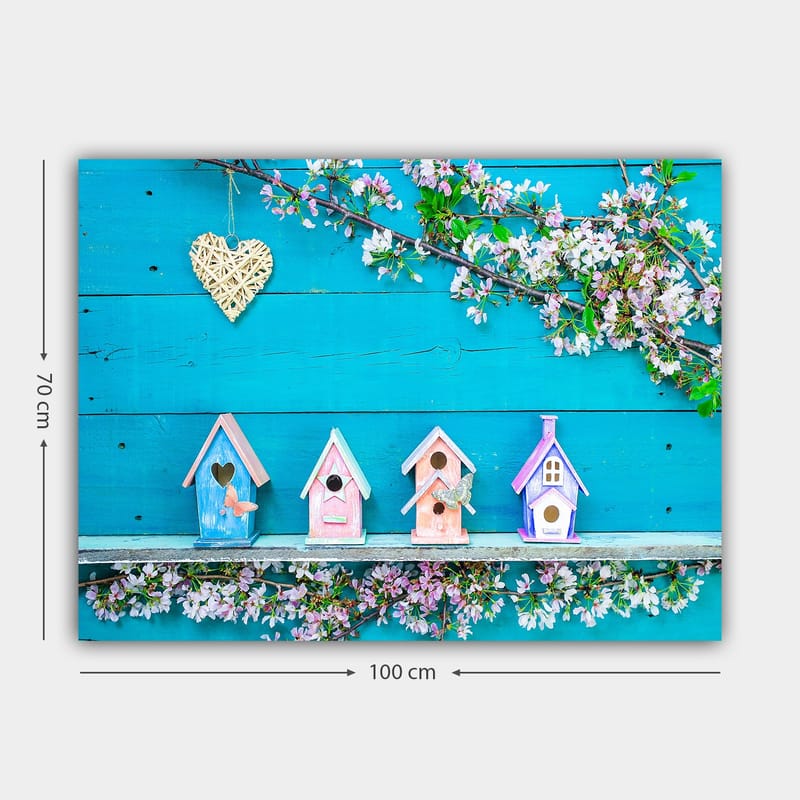 Canvas taulu 70x100 cm - Värikkäät linnunpöntöt sinisellä pohjalla ja kukat koristeena - Sininen / Vaaleanpunainen / Valkoinen - Sisustustuotteet - Taulu & taide - Canvas-taulu