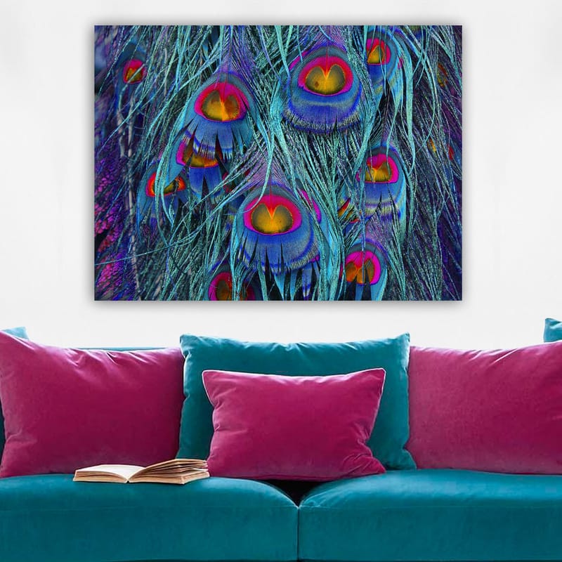 Canvas taulu 70x100 cm - Värikkäät riikinkukon höyhenet hypnoottisella kuviolla - Turkoosi / Violetti / Punainen - Sisustustuotteet - Taulu & taide - Canvas-taulu