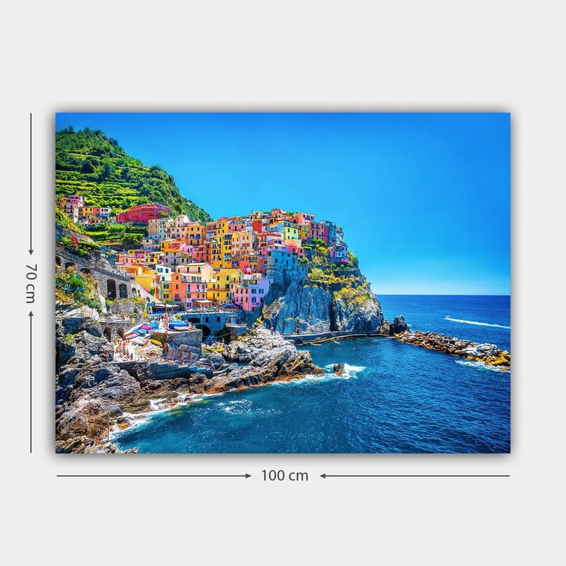 Canvas taulu 70x100 cm - Värikkäät talot kiipeävät kalliolle meren rannalla - Sininen / Keltainen / Vaaleanpunainen - Sisustustuotteet - Taulu & taide - Canvas-taulu