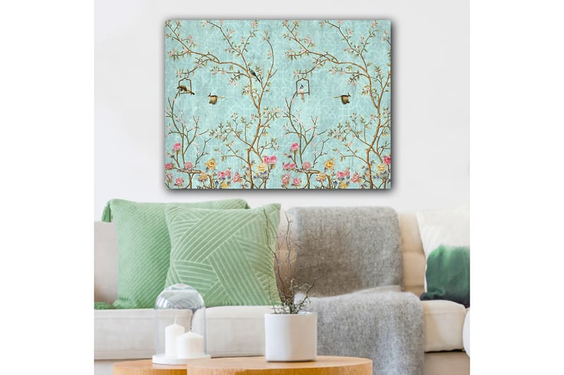 Canvas taulu 70x100 cm - Värikkäitä lintuja oksilla kukkien kanssa vaaleansinistä taustaa vasten - Vaaleansininen / Vaaleanpunainen / Ruskea - Sisustustuotteet - Taulu & taide - Canvas-taulu
